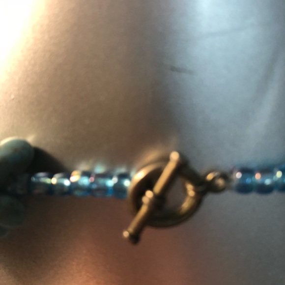 Turquoise color necklace. - Picture 3 of 4